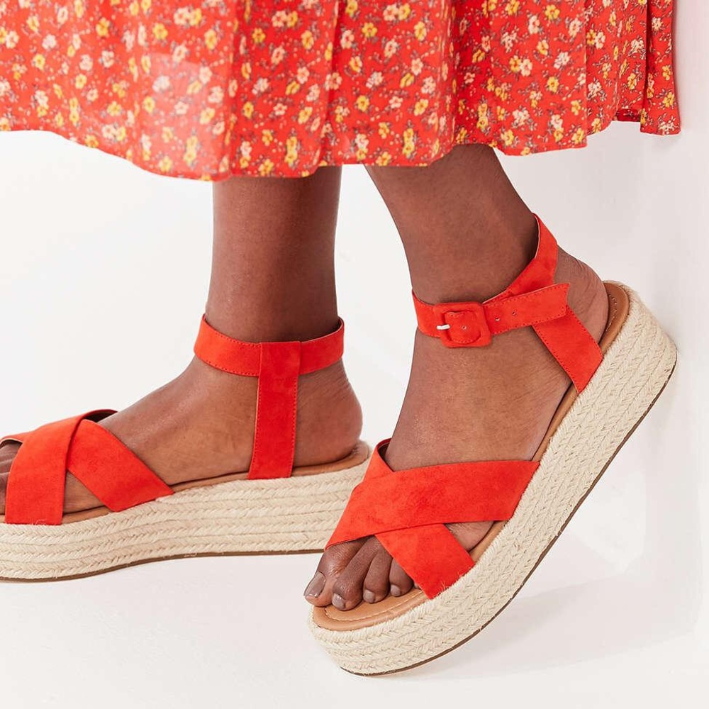 NIB Urban Outfitter platform sandals